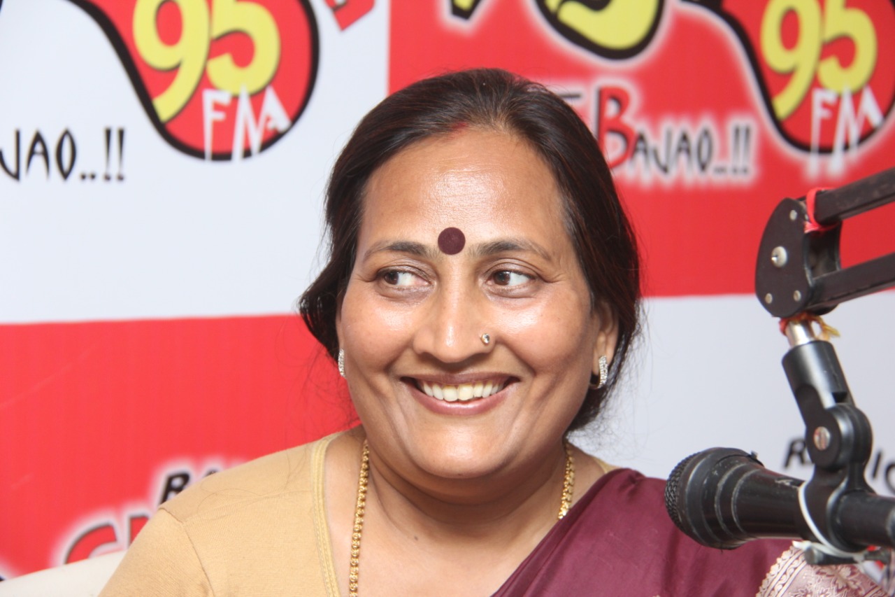 सामाजिक-उत्तरदायित्व-को-धारण-कीजिए-नीलम-जगदीश-गुप्